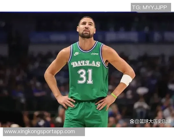 克莱新赛季首战表现平平13投仅4中三分球命中率低迷仅得10分